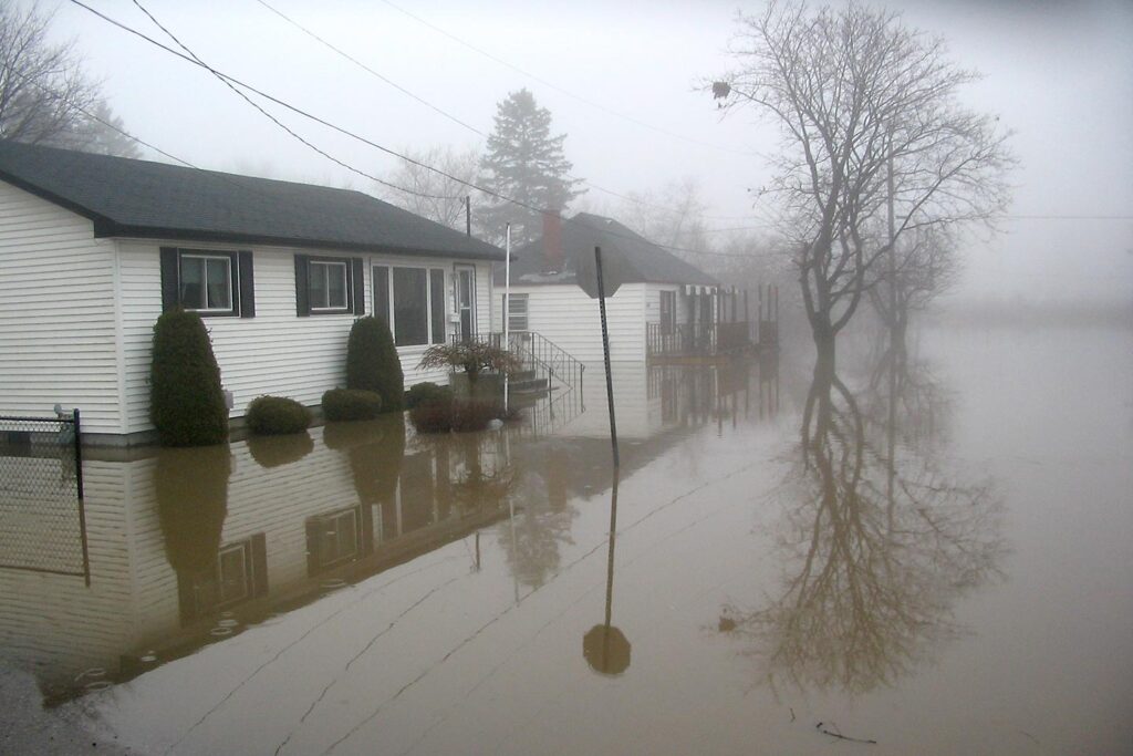 Cobourg Midtown flooding at Buchanan, looking south on George Street